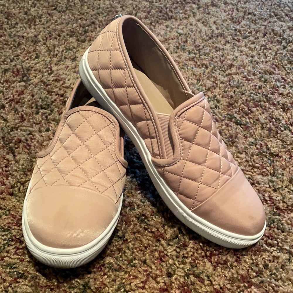Steve Madden slip ons